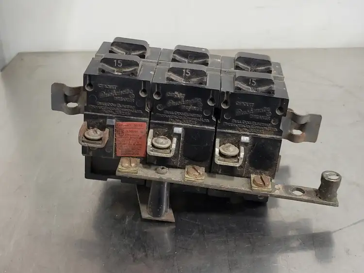 Used BULLDOG ELECTRIC PRODUCTS 31115 Switchgears British Columbia CA | Lenmark #244779
