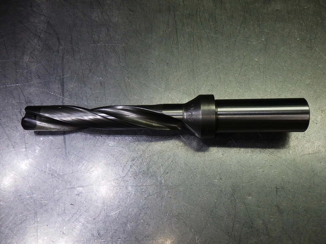 Kennametal KSEM 1" Coolant Thru 5xD Drill 1.25" Shank KSEM1000R5SSF125 (LOC3292)
