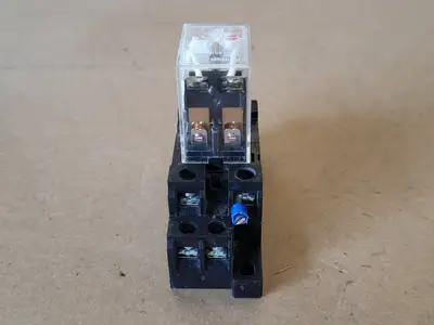 USED OMRON LY2N