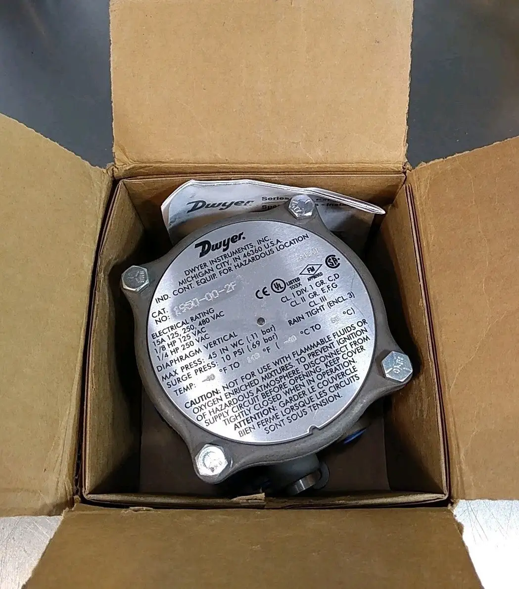 Dwyer 1950-00-F Proof Pressure Switch Loc5D14
