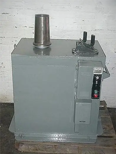 7693-140 Fenn 6″ Diameter Vertical Bull Block