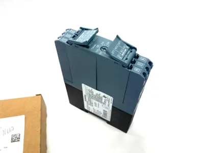 New | in-Stock Siemens SIRIUS Reversing Motor Starter 24VDC 0-0.12kW 0.1-0.5A Starters Michigan US | Maverick Industrial Sales #1392511