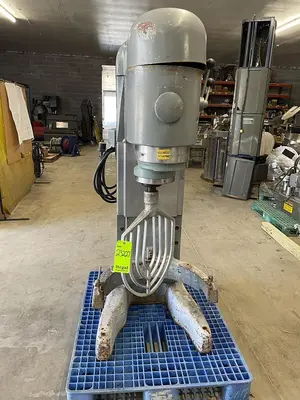 USED HOBART PLANITARY MIXER 140 QT