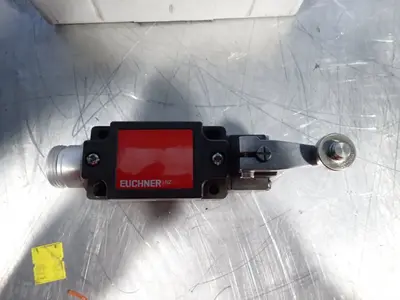 USED EUCHNER NZ1HS3131E8C 400147