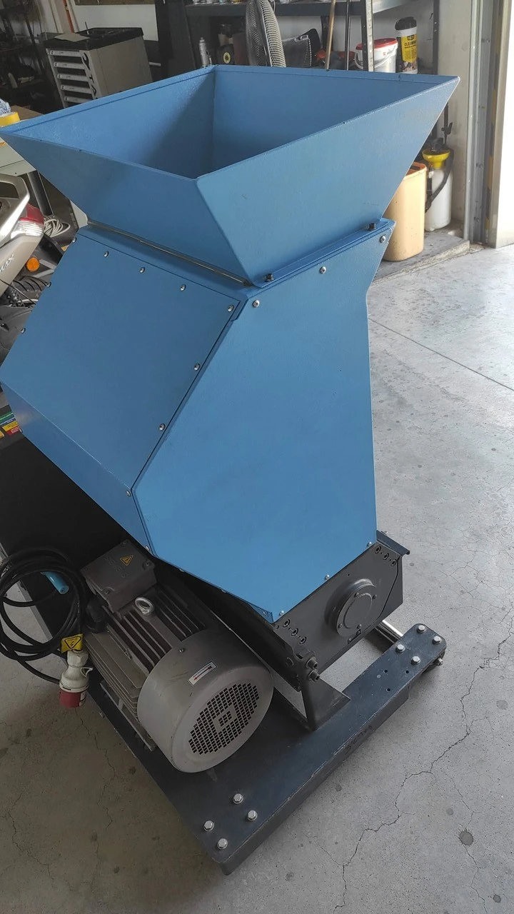 USED 2013 SHINI -
