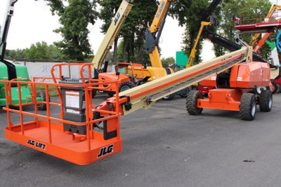 USED 2023 JLG 800S
