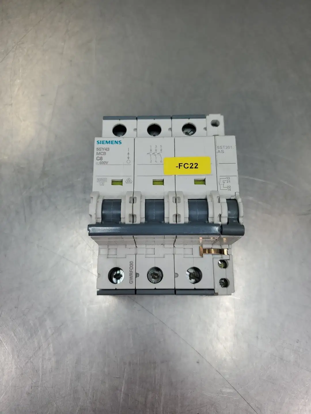 USED Siemens 5SY43 MCB C6 Circuit Breaker w/5ST301 AS Auxiliary Switch
