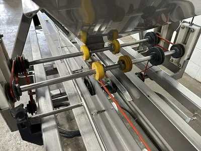 Berry Volumetric Clamshell Filler