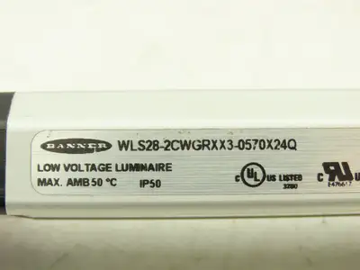 Banner WLS28-2CWGRXX3-0570X24Q Task Light Strip Multicolor White Green Red 24VDC