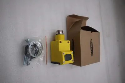 NEW BANNER ENGINEERING Q45VR3LPQ Photoelectric Sensor STOCK H229A