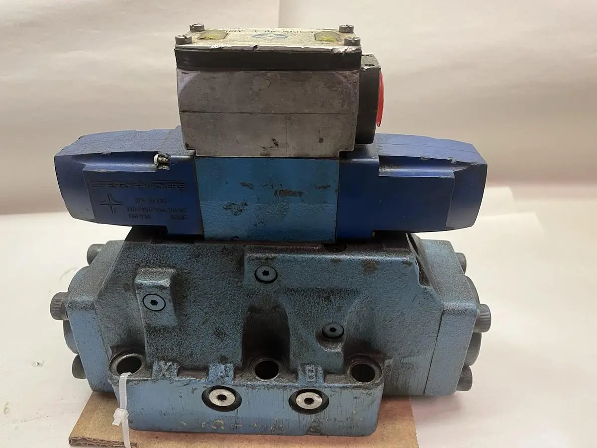 USED VICKERS DG5S-8-2N-WLB-11