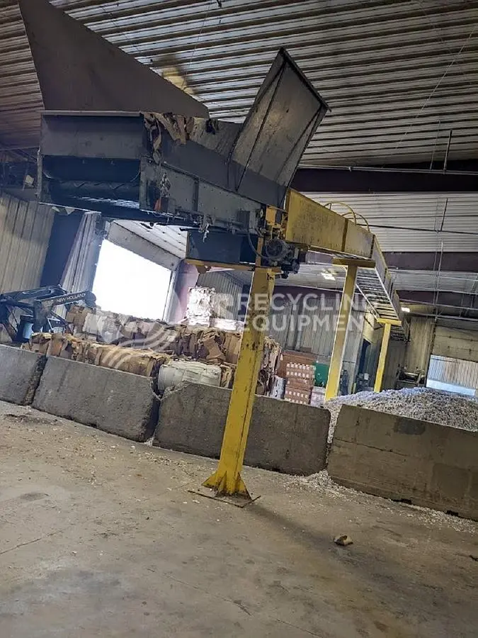 Unknown Manufacturer: Used 114' Horizontal Conveyor