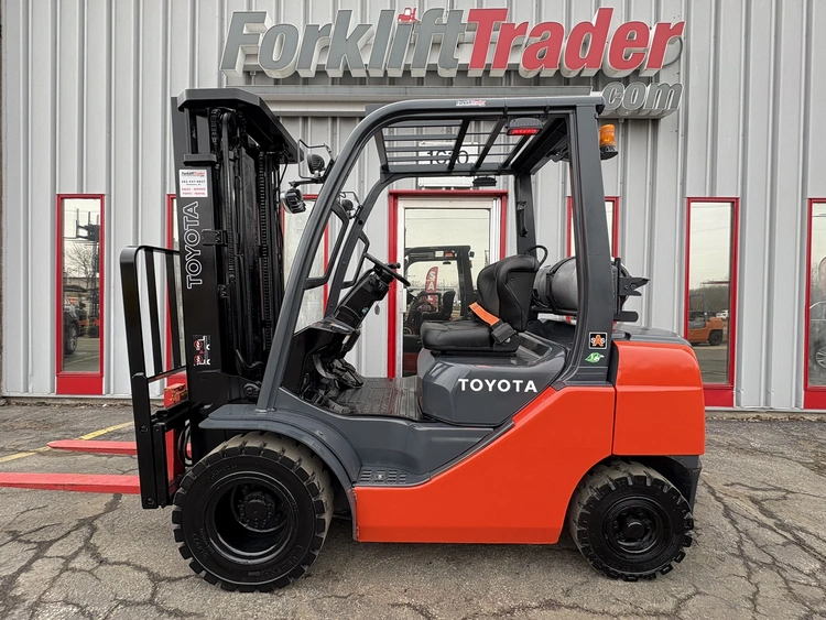 Used 2016 TOYOTA 8FGU25 Misc Forklifts Wisconsin US | Forklifttrader.com #782939