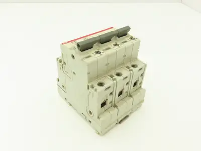ABB S503-K32 3-Pole Circuit Breaker Adjustable 32A 690VAC 230/400V DIN Mountable