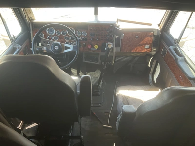 USED 2000 PETERBILT 379