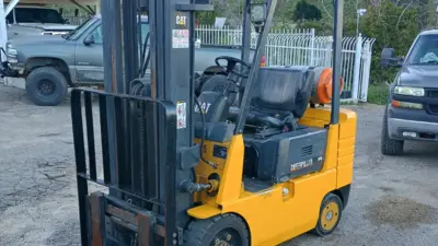 USED 2002 Caterpillar GC25