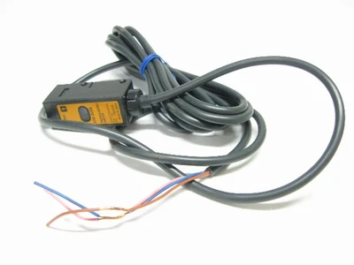 USED OMRON E3S-2LE4