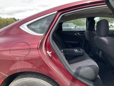 USED 2015 CHRYSLER 200