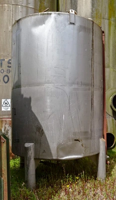13500L S/S vertical enclosed storage tank