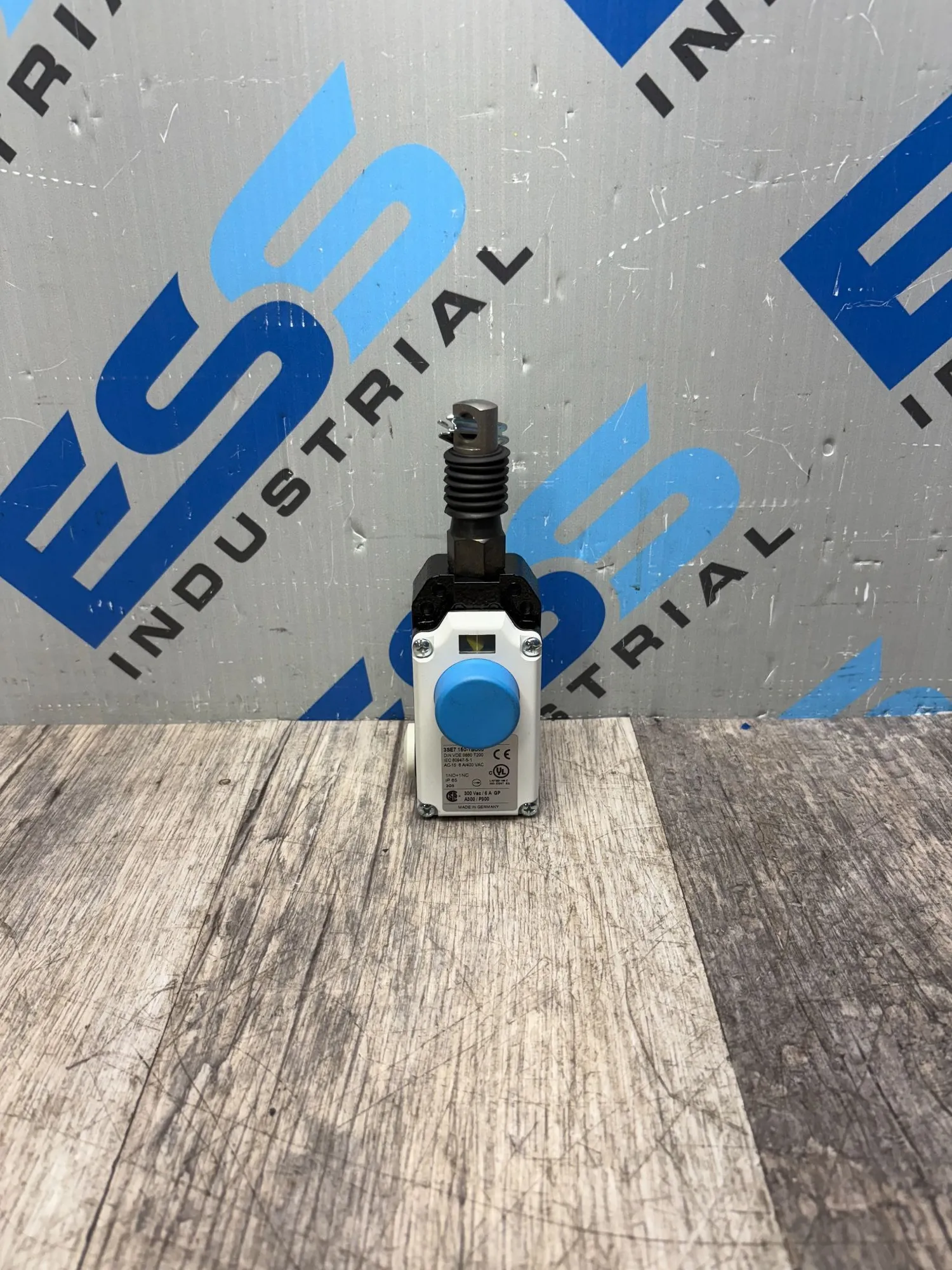 USED SIEMENS 3SE7 150-1BD00