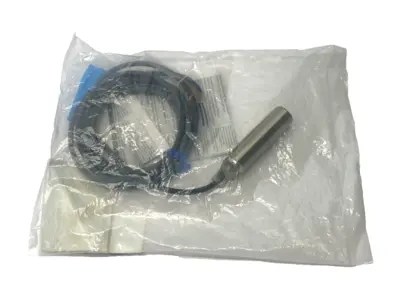 New | in-Stock OMRON E2B-M18LS08-WZ-C1 Proximity Sensors | Maverick Industrial Sales #1110116