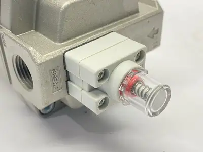 Used SMC Pneumatic Micro Mist Separator 3/8" NPT Air Filtration Units Michigan US | Maverick Industrial Sales #1391682