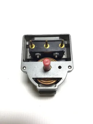 United Electric Control 9933 Pressure Switch 1/8-1/4HP 125-250VAC Type H60