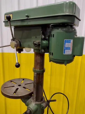 USED CENTRAL MACHINERY T-6725