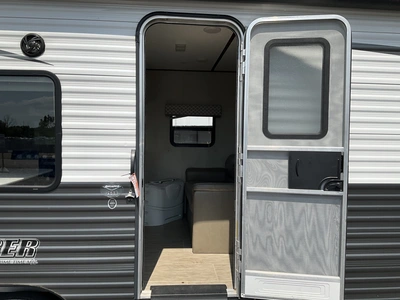 Used 2020 AVENGER FOREST RIVER Campers, Caravans, Motorhomes Michigan US | Miedema Asset Management Group #1337428