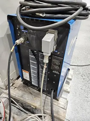 USED 2005 YASKAWA MOTOMAN EA1900N