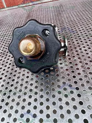 USED ITT PURE FLO 3-WAY 1-316L-RA20MAX-CWP150 DIAPHRAGM VALVE W/ 1" SANITARY FITTING