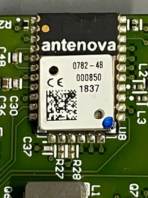 USED Antenova M20048-1
