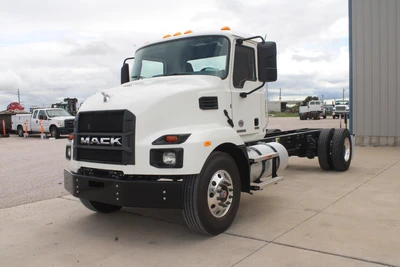 New | in-Stock 2025 MACK MD6 Cab Chassis trucks Texas US | Roll Off Truck World #1491874