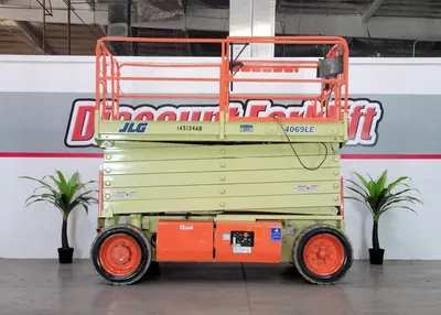 USED 2017 JLG 4069LE