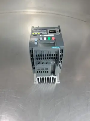 USED Siemens 6SL3210-5BE22-2UV0 SINAMICS V20 Inverter Drive, 3HP