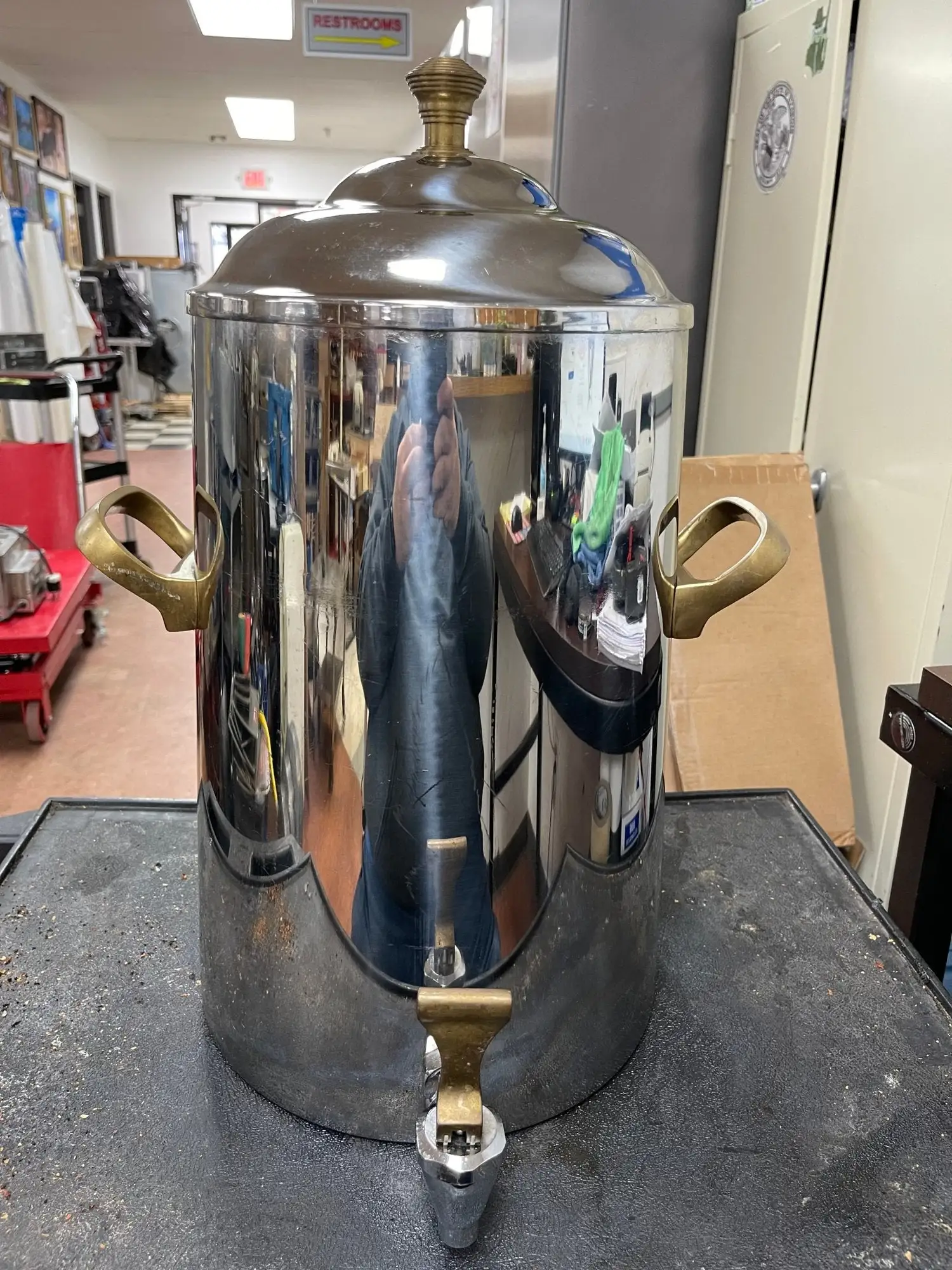 Used Eastern Used Eastern Stainless Steel/Brass Accents Insulated Beverage Coffee/Tea Urn 3 Gallon Coffee Equipment Illinois US | Falcon Restaurant Supply #1376432
