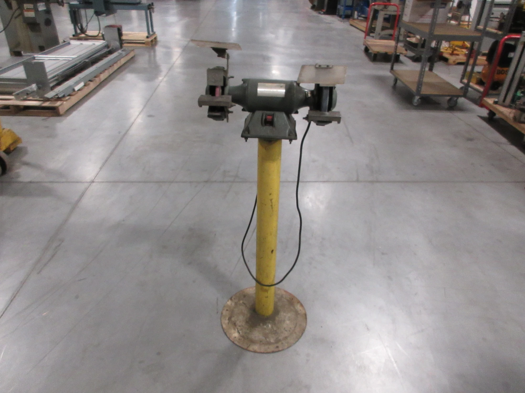 Used DAYTON 4Z123F Pedestal Type Grinders (Double End) Minnesota US | Machinesused.com #1326836