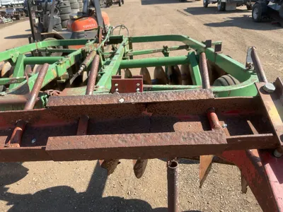 Used John Deere 13’6” Disc, Pull Behind with Pin Hitch, Hydraulic Lift/Lower, 9.5L-15 and 11L-14 Tir...