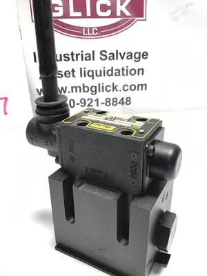 Parker D31VL Lever Operated Directional Control Valve D31VL9C1V