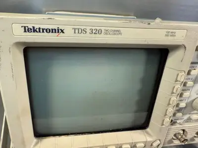 Tektronix TDS 320 100MHz 500 Ms/s 2Ch Oscilloscope (9.4.5)