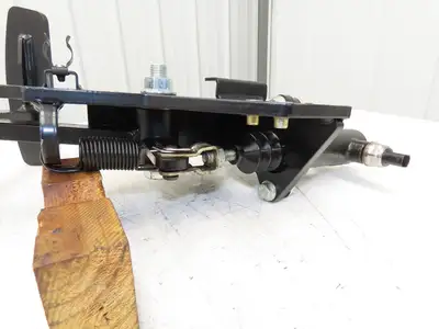 Hyster E100XN Forklift Brake Pedal & Master Cylinder & Bracket Assembly