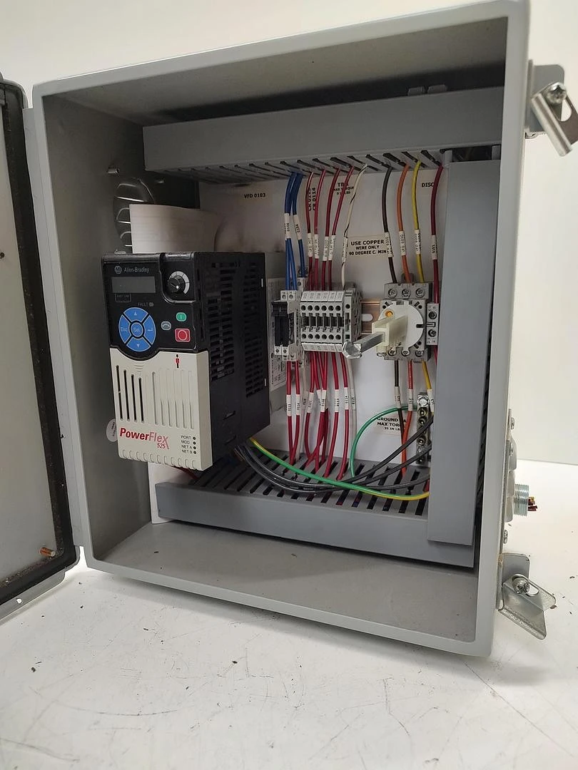 Used Allen-Bradley Power Flex 525 2HP Variable Speed Drives Kentucky US | Edwards Industrial Repair #1314022