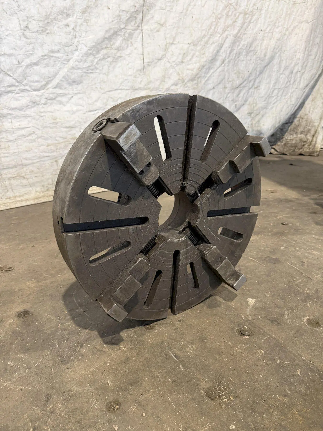 19" 4-JAW 6" HOLLOW SPINDLE LATHE CHUCK. STOCK # 0449324.