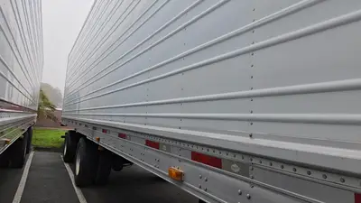 USED 2011 UTILITY 53FT