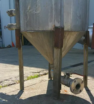 SPC9095  Tank 70 gallon vertical tank, Stainless Steel, conical