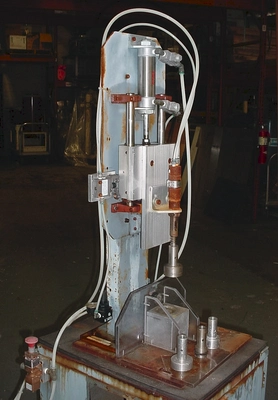 USED SEMI AUTO PNEUMATIC CAPPER SEMI AUTO CAPPER