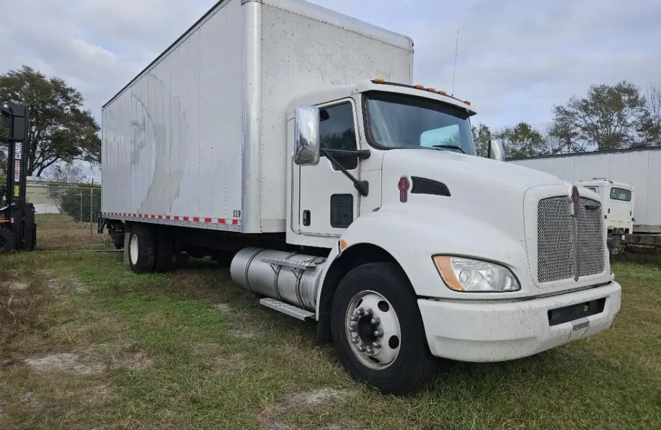 USED 2018 KENWORTH T270