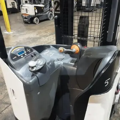 USED 2019 CROWN RR5725-45