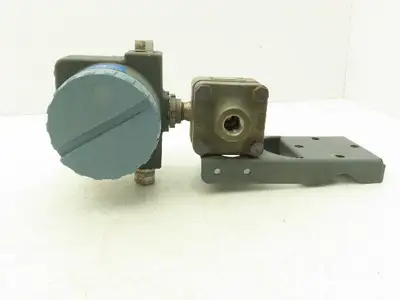 Foxboro 821GM-IS1NM2 Pressure Transmitter 1/2"NPT 12.5-65VDC 150PSI W/Bracket