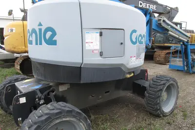Used 2015 GENIE Z62/40 Articulating Boom Lifts Manitoba CA | Conquest Truck & Auto Sales #1421370